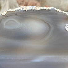 Carica l&#39;immagine nel visualizzatore di Gallery, Natural Large Agate Slice #04
