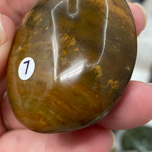 Cargar imagen en el visor de la galería, Ocean Jasper Palm Stone #07
