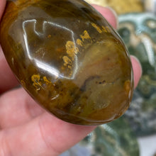 Cargar imagen en el visor de la galería, Ocean Jasper Palm Stone #07
