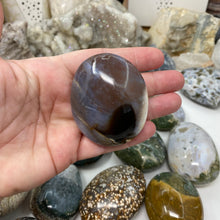 Carica l&#39;immagine nel visualizzatore di Gallery, Ocean Jasper Palm Stone #12
