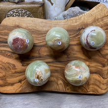 Carica l&#39;immagine nel visualizzatore di Gallery, Green Onyx 2&quot; Spheres
