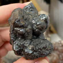 Bild in Galerie-Viewer laden, Botryoidal Hematite #36
