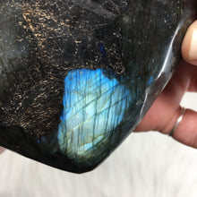 Load image into Gallery viewer, Labradorite Heart Bowl
