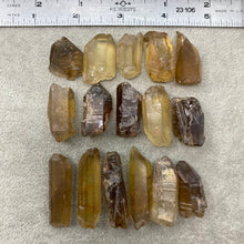 Bild in Galerie-Viewer laden, Natural Citrine Rough from Congo Under 8 grams
