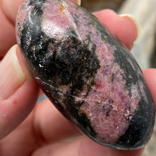 Load image into Gallery viewer, Rhodonite Palm Stone #05
