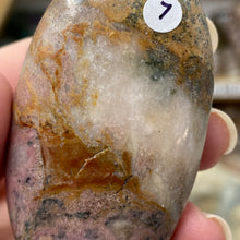 Cargar imagen en el visor de la galería, Rhodonite Palm Stone #07
