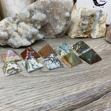 Load image into Gallery viewer, Ocean Jasper 1&quot;-1.5&quot; Small Pyramids
