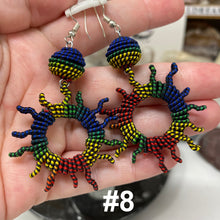 将图像加载到图库查看器中，Macrame Earrings from Chiapas, Mexico
