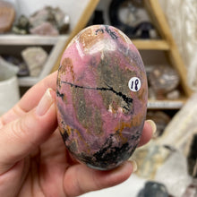 Cargar imagen en el visor de la galería, Rhodonite Palm Stone #18
