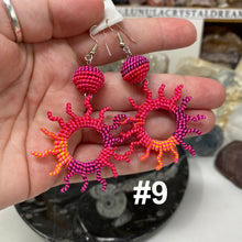 将图像加载到图库查看器中，Macrame Earrings from Chiapas, Mexico
