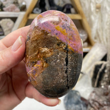 Cargar imagen en el visor de la galería, Rhodonite Palm Stone #19
