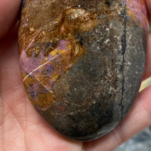 Cargar imagen en el visor de la galería, Rhodonite Palm Stone #19
