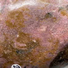 Cargar imagen en el visor de la galería, Rhodonite Palm Stone #20
