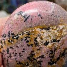 Cargar imagen en el visor de la galería, Rhodonite Palm Stone #22
