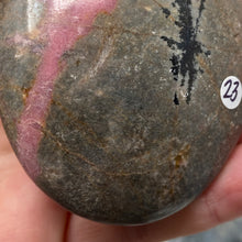 Cargar imagen en el visor de la galería, Rhodonite Palm Stone #23
