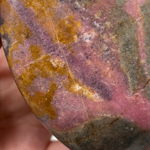 Cargar imagen en el visor de la galería, Rhodonite Palm Stone #23
