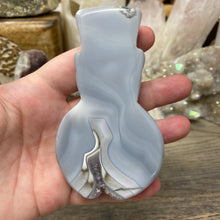 Load image into Gallery viewer, Druzy Agate Snowman #01 ~ with Light Amethyst Hue
