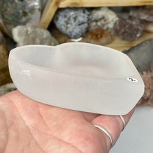 Load image into Gallery viewer, Selenite 3.5&quot; Heart Bowl #02
