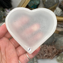 将图像加载到图库查看器中，Selenite 3.5&quot; Heart Bowl #03
