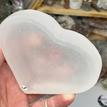 将图像加载到图库查看器中，Selenite 3.5&quot; Heart Bowl #03
