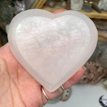 将图像加载到图库查看器中，Selenite 3.5&quot; Heart Bowl #03
