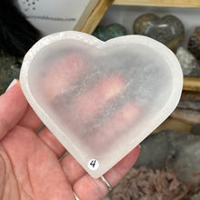 将图像加载到图库查看器中，Selenite 3.5&quot; Heart Bowl #04
