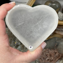 将图像加载到图库查看器中，Selenite 3.5&quot; Heart Bowl #04
