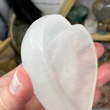 Load image into Gallery viewer, Selenite 3.5&quot; Heart Bowl #04

