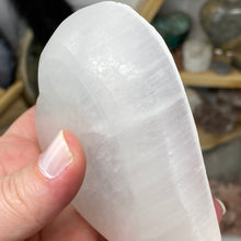 将图像加载到图库查看器中，Selenite 3.5&quot; Heart Bowl #04
