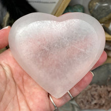 将图像加载到图库查看器中，Selenite 3.5&quot; Heart Bowl #04
