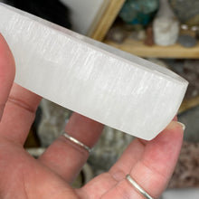 Load image into Gallery viewer, Selenite 3.5&quot; Heart Bowl #06
