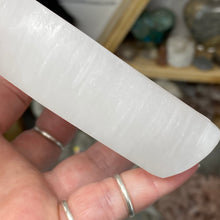 Load image into Gallery viewer, Selenite 3.5&quot; Heart Bowl #07
