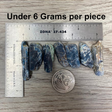 将图像加载到图库查看器中，Blue Kyanite Extra Quality Loose Rough Pieces
