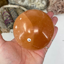 将图像加载到图库查看器中，Selenite Peach Large Sphere #06
