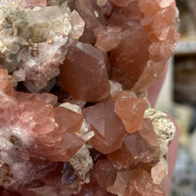 Chargez l&#39;image dans la visionneuse de la galerie, Pink Amethyst Large Geode Cluster #09
