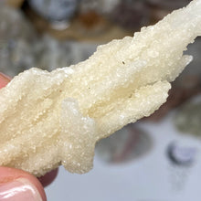 Bild in Galerie-Viewer laden, Scolecite with Calcite Specimen #02
