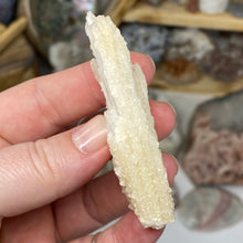 将图像加载到图库查看器中，Scolecite with Calcite Specimen #07
