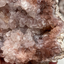 Chargez l&#39;image dans la visionneuse de la galerie, Pink Amethyst Large Geode Cluster #01
