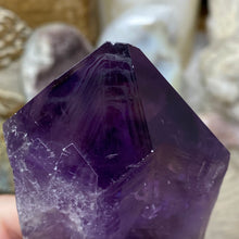 Chargez l&#39;image dans la visionneuse de la galerie, Royal Amethyst Extra Quality X-Large Point from Bahia, Brazil #02
