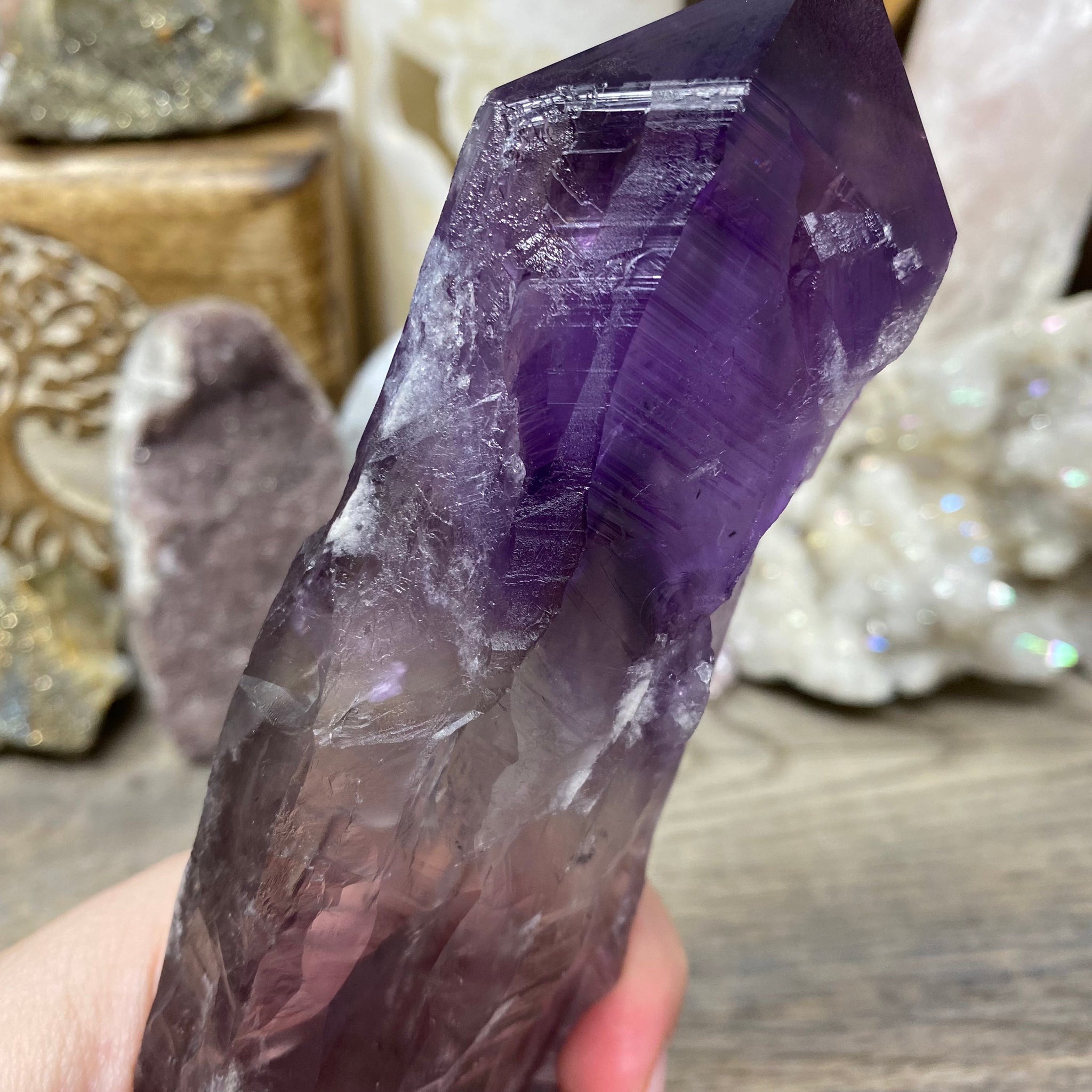 Bahia Amethyst Elestial Root – AURA salt cave and wellness