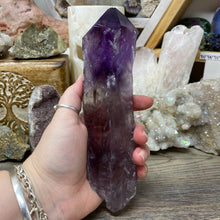 Chargez l&#39;image dans la visionneuse de la galerie, Royal Amethyst Extra Quality X-Large Point from Bahia, Brazil #02
