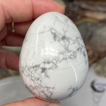 Load image into Gallery viewer, Howlite Egg #05
