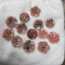 将图像加载到图库查看器中，Rhodochrosite Flowers with Drilled Holes
