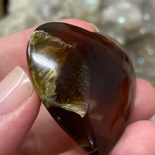 将图像加载到图库查看器中，Amber Puffy Heart Palm Stone #07 *Shimmer
