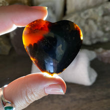 将图像加载到图库查看器中，Amber Puffy Heart Palm Stone #08
