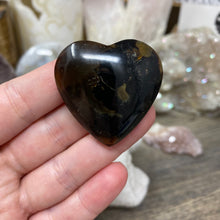 将图像加载到图库查看器中，Amber Puffy Heart Palm Stone #08
