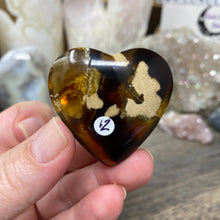 将图像加载到图库查看器中，Amber Puffy Heart Palm Stone #12
