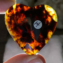 将图像加载到图库查看器中，Amber Puffy Heart Palm Stone #14
