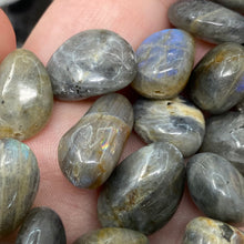Load image into Gallery viewer, Labradorite 15x12mm Nugget A Grade Beads
