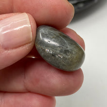 Load image into Gallery viewer, Labradorite 20x14mm Nugget A Grade Beads
